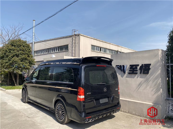 奔驰威霆高顶迈巴赫版